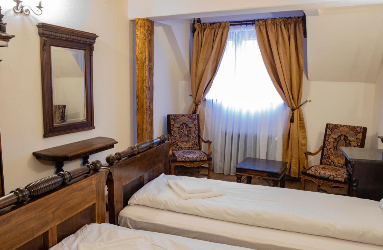סיגישוארה The Throne - M Museum Hotel מראה חיצוני תמונה