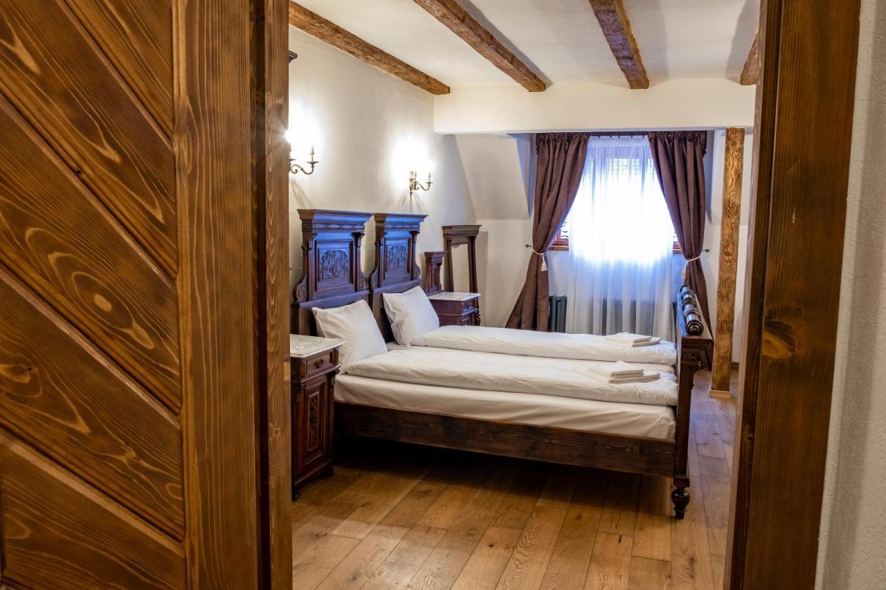 סיגישוארה The Throne - M Museum Hotel מראה חיצוני תמונה