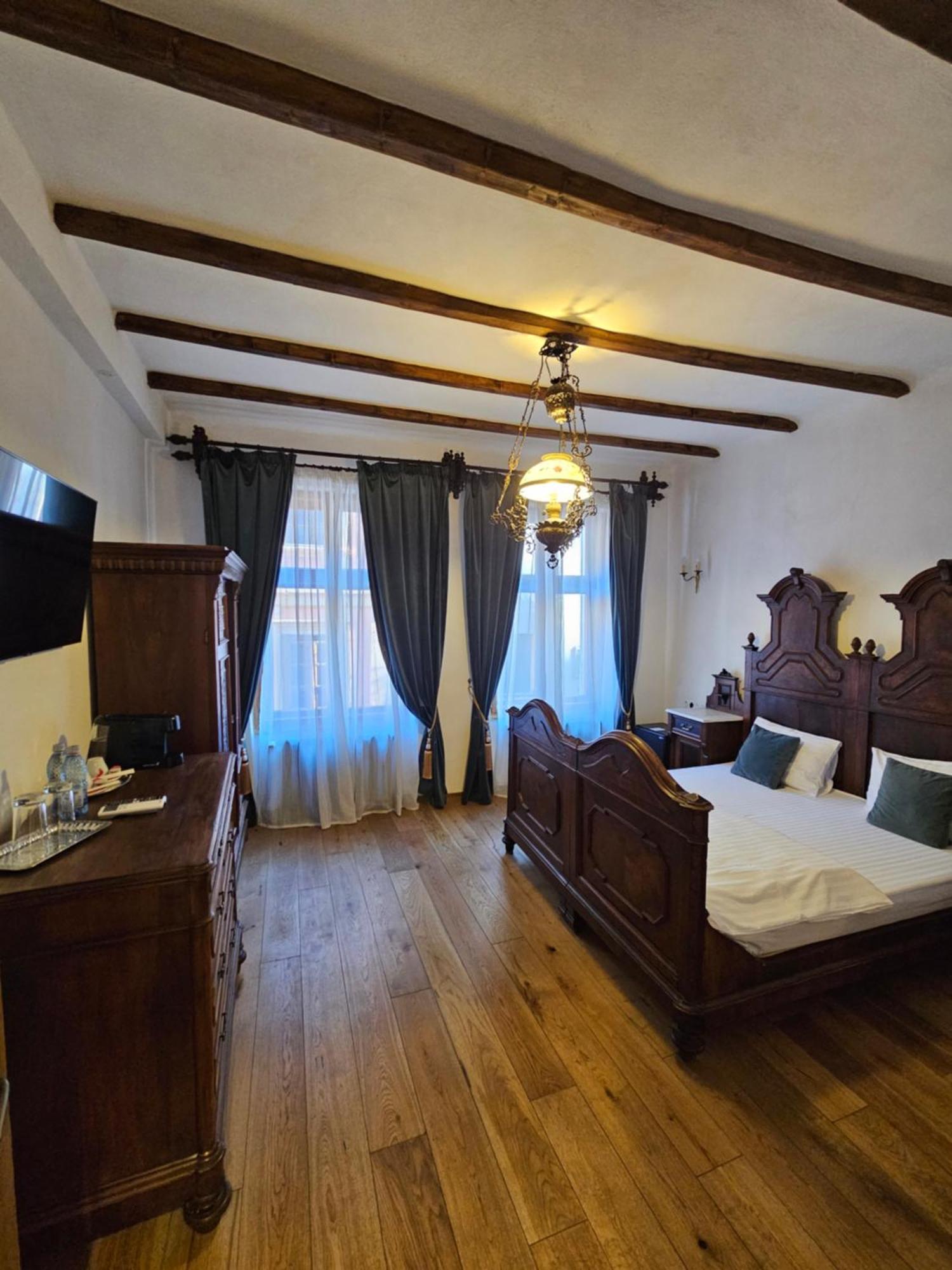 סיגישוארה The Throne - M Museum Hotel מראה חיצוני תמונה