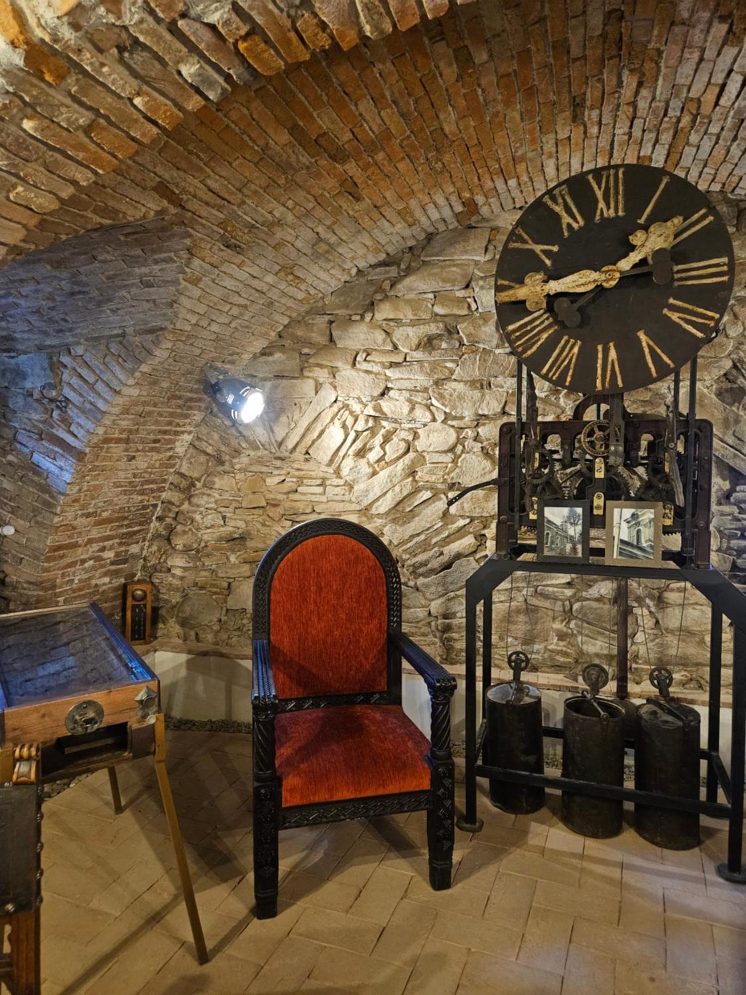 סיגישוארה The Throne - M Museum Hotel מראה חיצוני תמונה