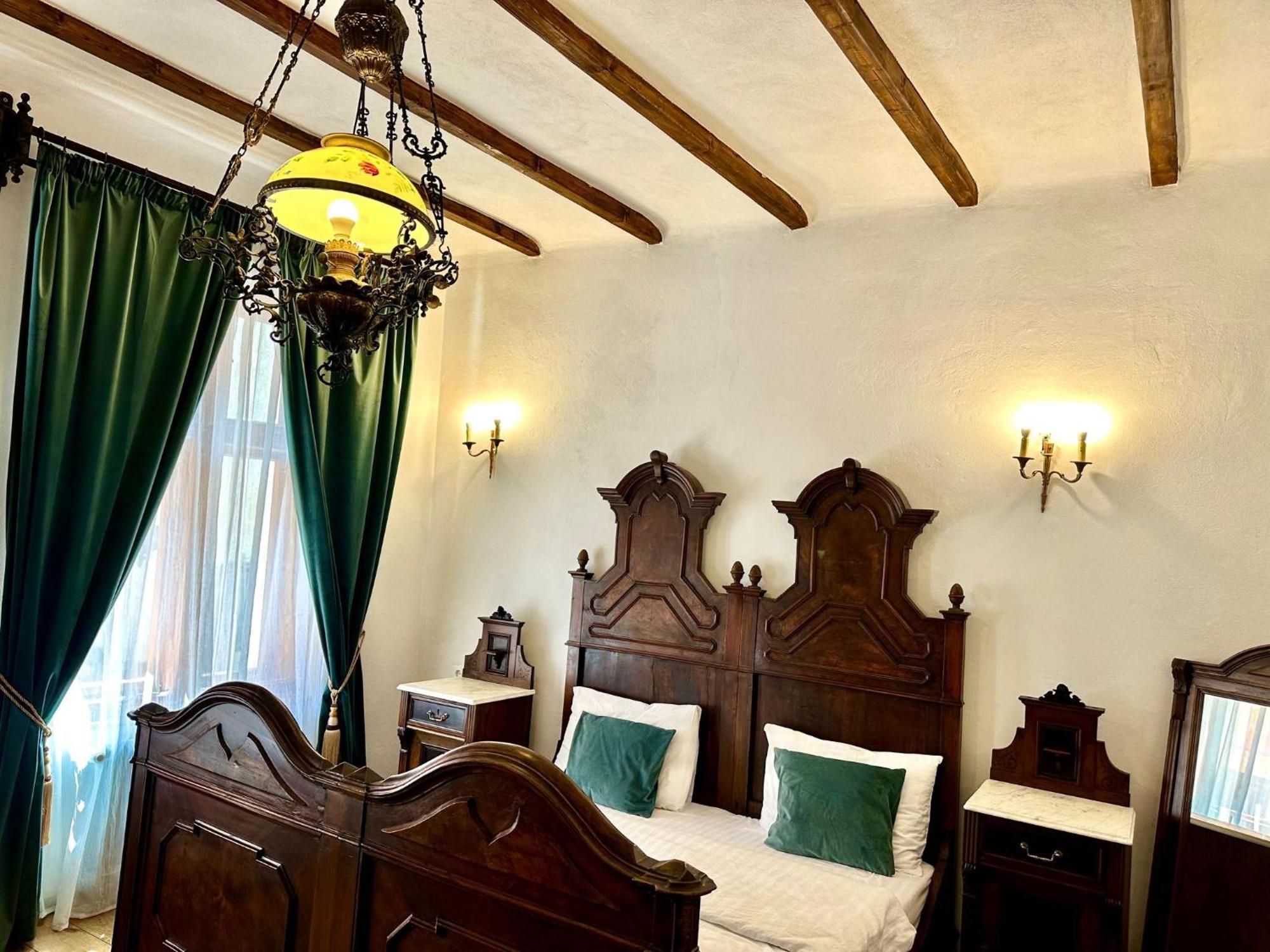 סיגישוארה The Throne - M Museum Hotel מראה חיצוני תמונה