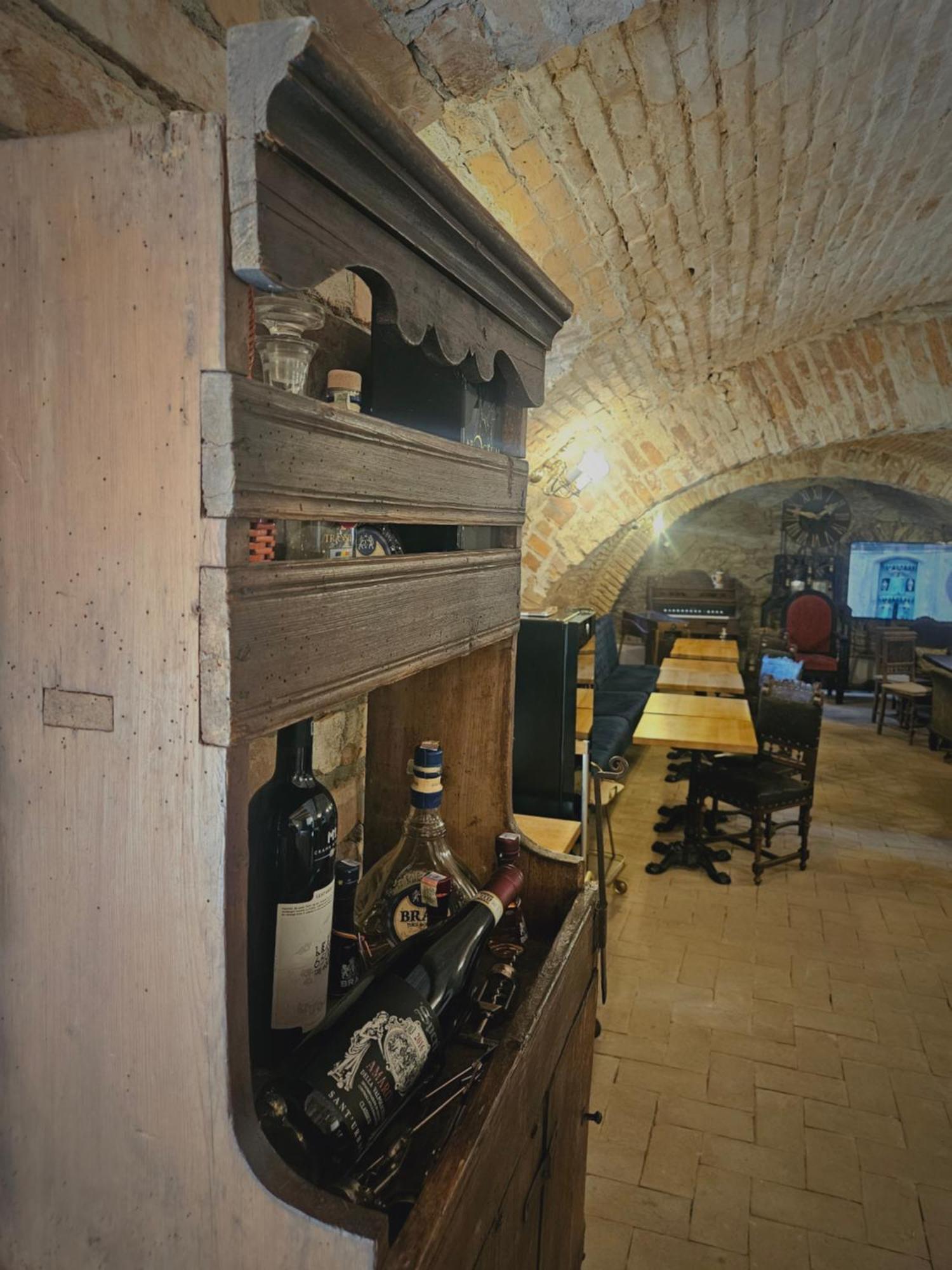 סיגישוארה The Throne - M Museum Hotel מראה חיצוני תמונה