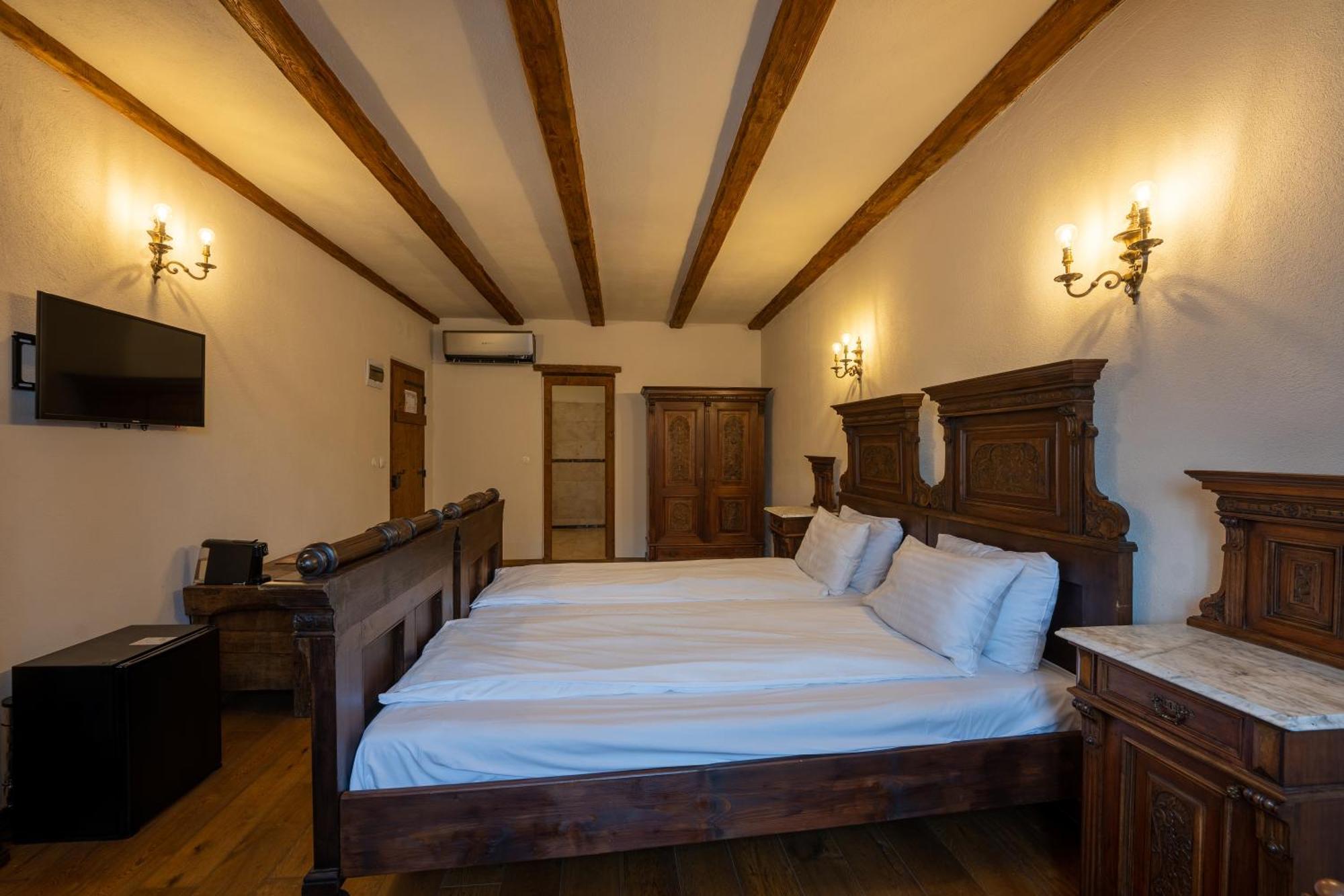סיגישוארה The Throne - M Museum Hotel מראה חיצוני תמונה