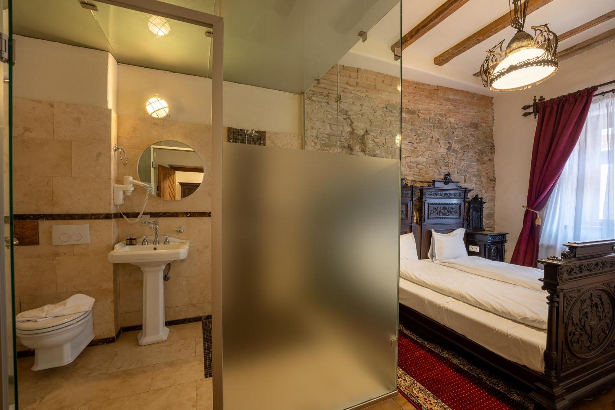 סיגישוארה The Throne - M Museum Hotel מראה חיצוני תמונה